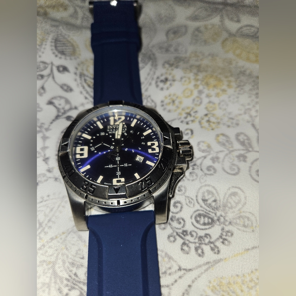 Invicta Navy and Silver Timepiece